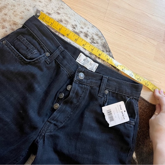 FREE PEOPLE NWT Maggie Mid Rise Strait Washed Black Distressed Jeans‎ Size 24 - Picture 10 of 12